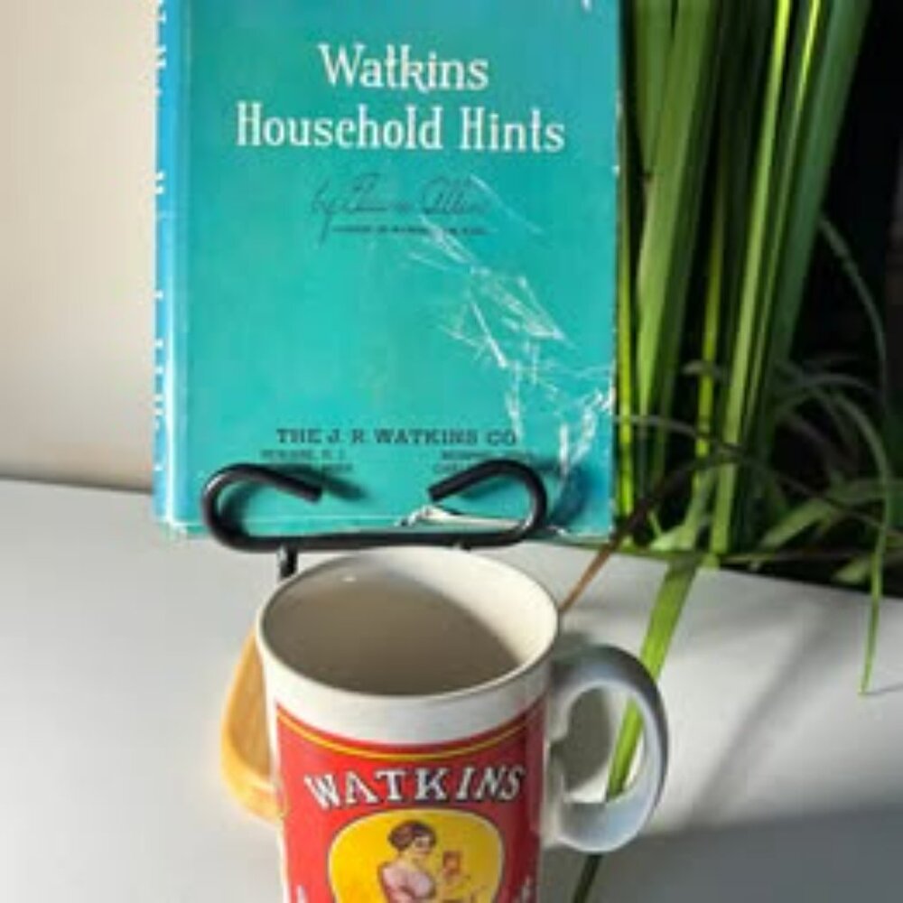 WATKINS 12oz Baking Powder Motif Mug 1992 & 1941 WATKINS Household Hints Book